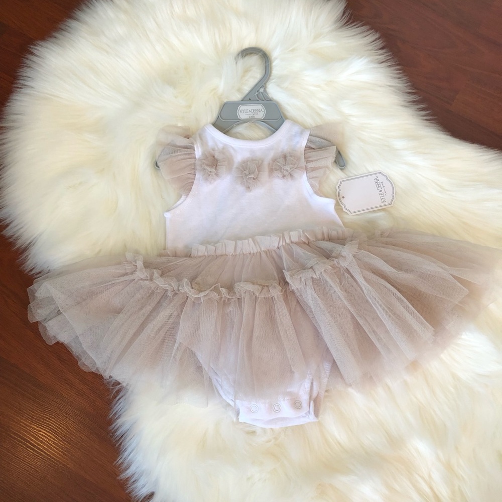 Kyle & Deena white and taupe dress 6-9 months